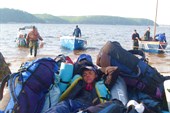 Всю ночь накануне пропел у костра